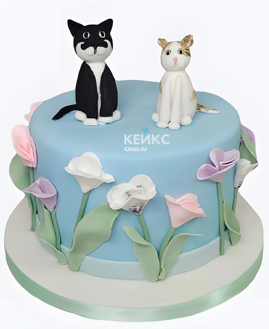 Нежный торт с котиками и цветами Фото