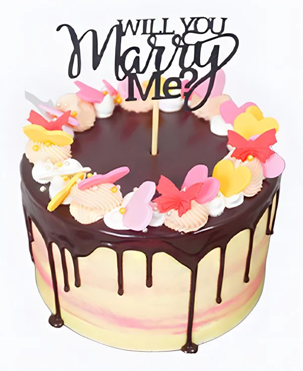 Нежный торт с бабочками и сердечками на сватовство Нежный торт с бабочками и сердечками на сватовство Фото