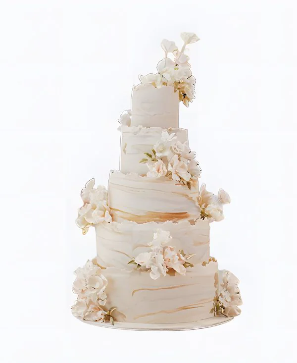 Нежный трендовый торт с цветами на свадьбу Нежный трендовый торт с цветами на свадьбу Фото