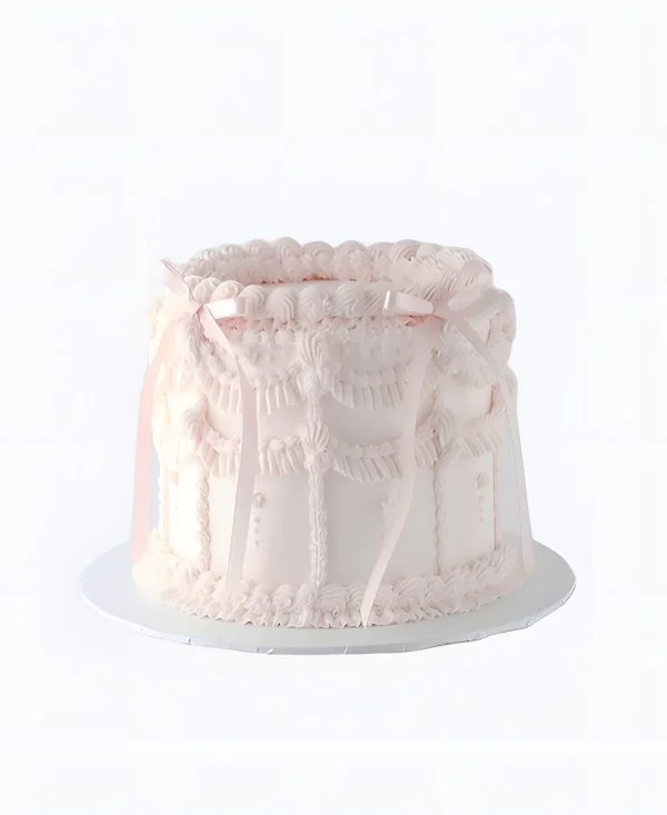 Очаровательный трендовый свадебный торт Очаровательный трендовый свадебный торт Фото