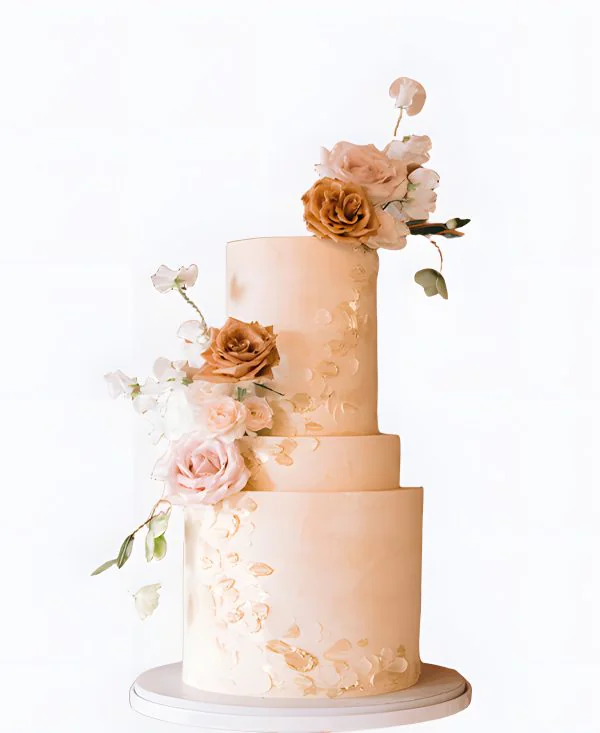 Очаровательный трендовый торт с цветами на свадьбу Очаровательный трендовый торт с цветами на свадьбу Фото