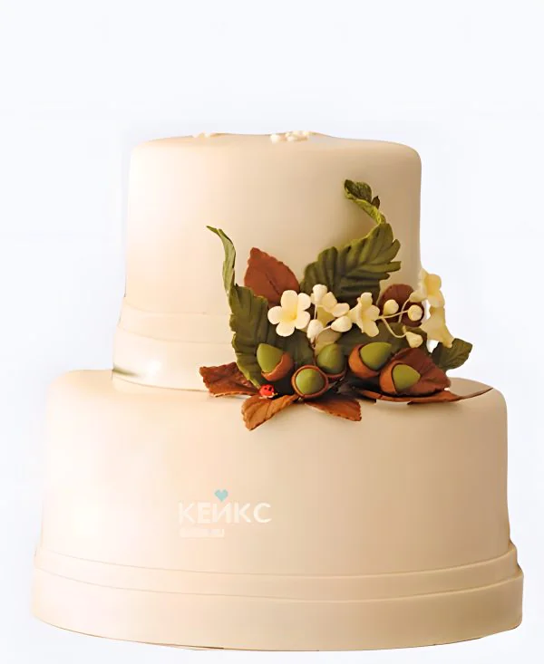 Осенний свадебный торт с фигурками орехов Осенний свадебный торт с фигурками орехов Фото
