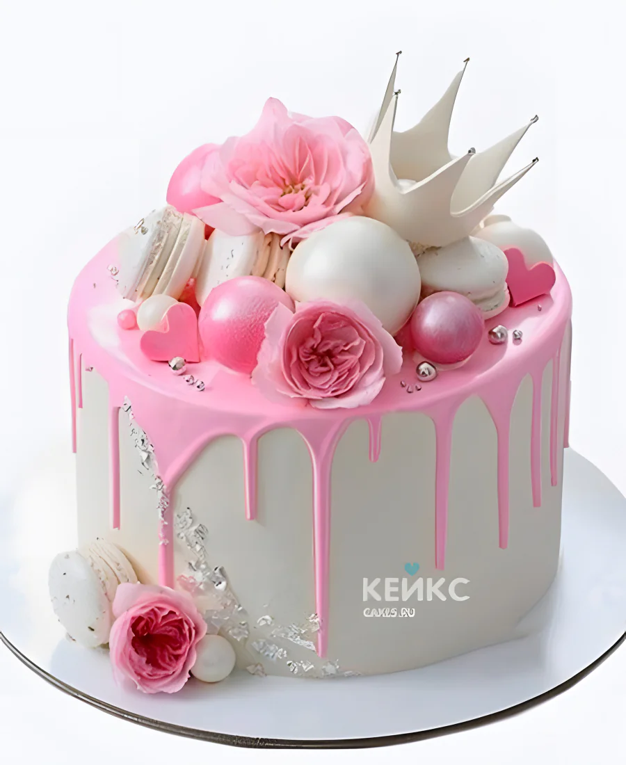 Розовый торт девочке с цветами и короной Розовый торт девочке с цветами и короной Фото