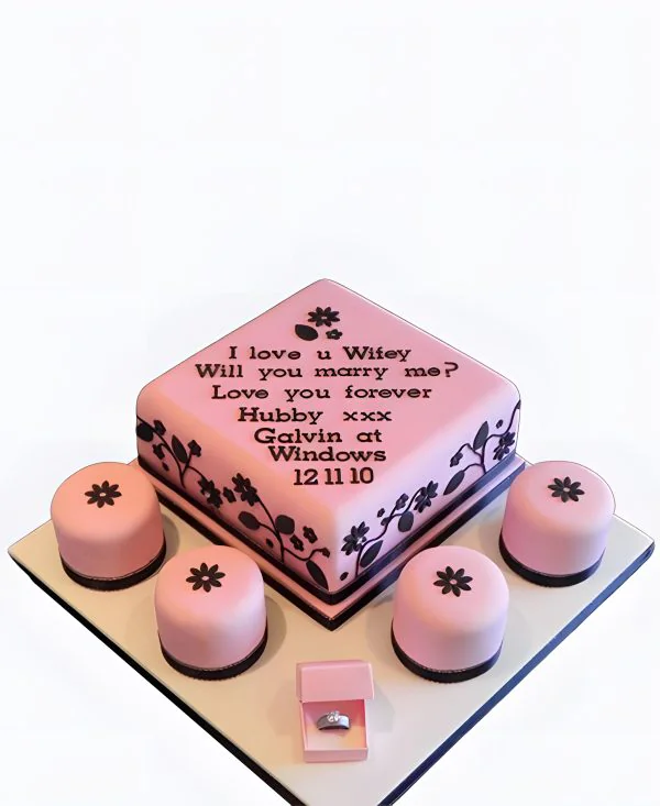 Розовый квадратный торт на сватовство с надписью Розовый квадратный торт на сватовство с надписью Фото