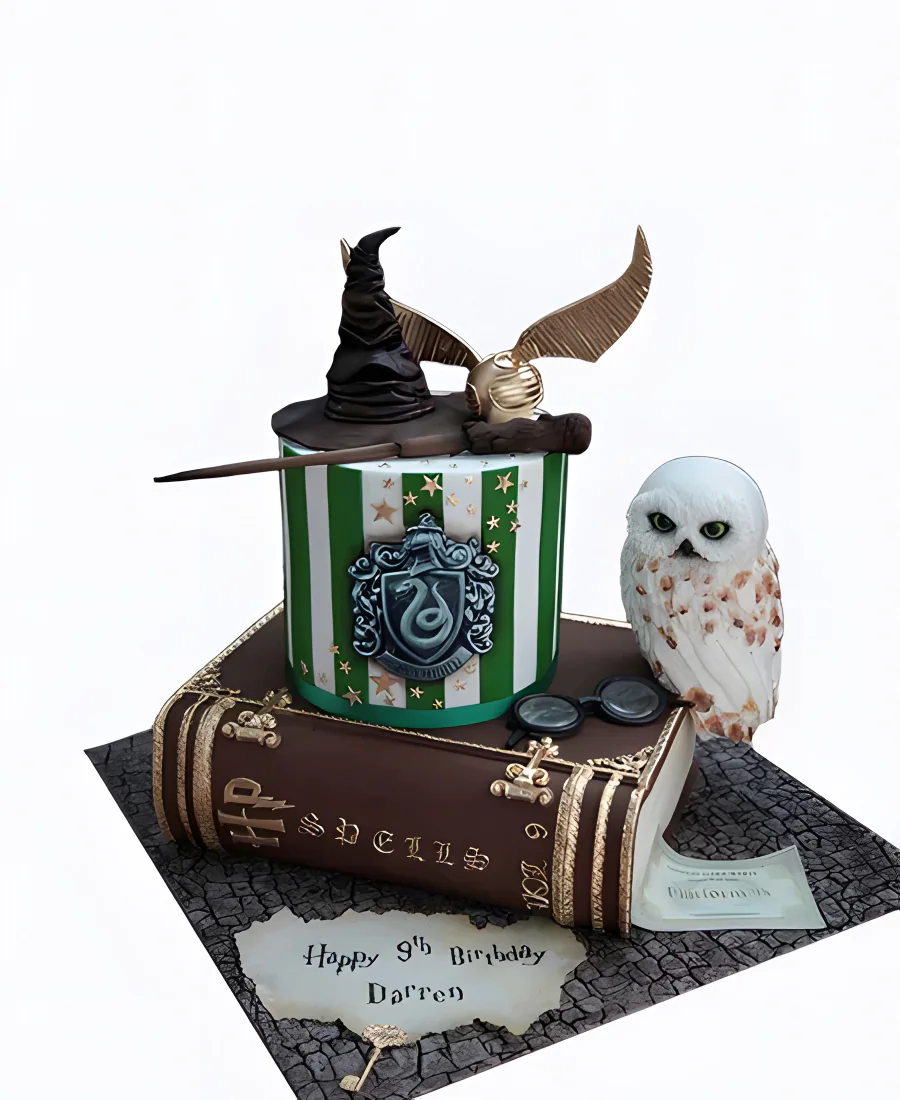 Шикарный торт с совой и шляпой по Гарри Поттеру на день рождения Фото