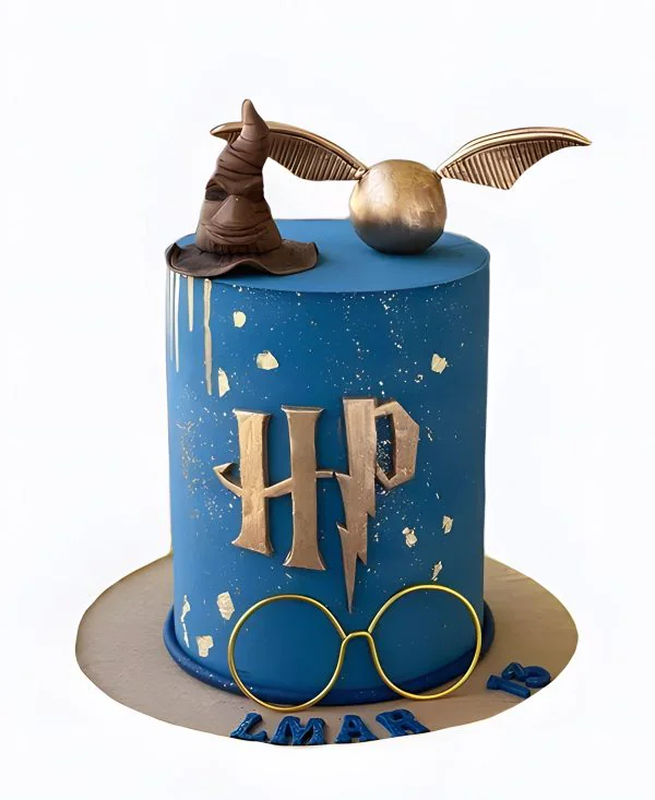 Синий тортик с золотыми пятнышками и шляпой по Гарри Поттеру Фото