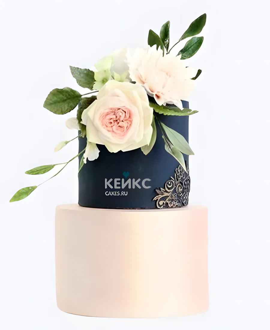 Свадебный торт бело-синий цветы на ветке с узорами Фото