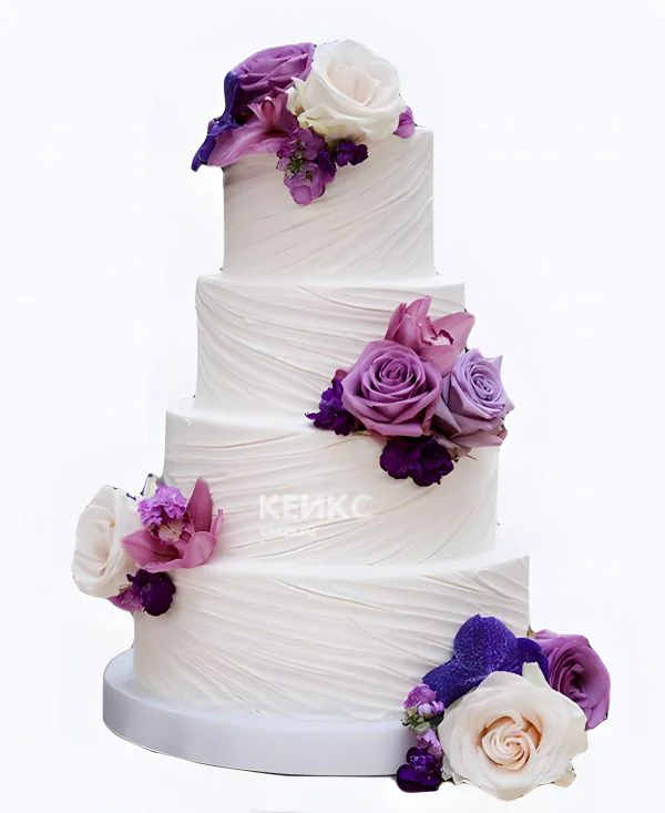 Свадебный торт с фиолетовыми и белыми розами Свадебный торт с фиолетовыми и белыми розами Фото