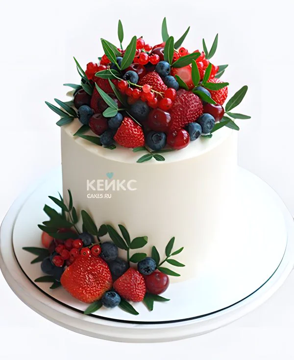 Свадебный торт с ягодами и листочками одноярусный Фото