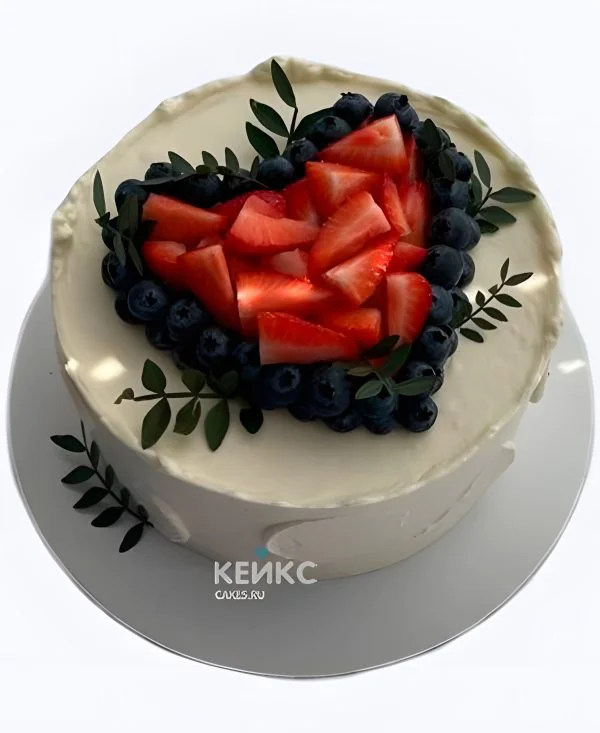 Свадебный торт с клубникой Ягодное сердце Свадебный торт с клубникой Ягодное сердце Фото