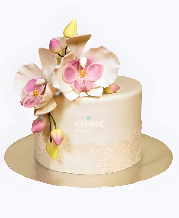 Свадебный торт с орхидеями и кружевом Фото