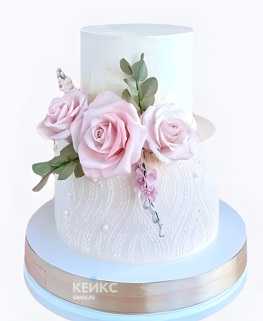 Свадебный торт с розами и узорами Фото