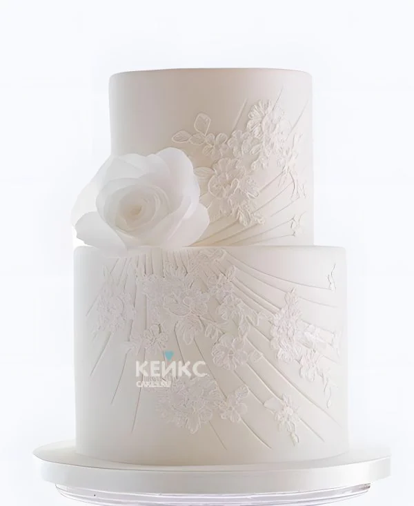 Свадебный торт с узорами Белая роза Фото