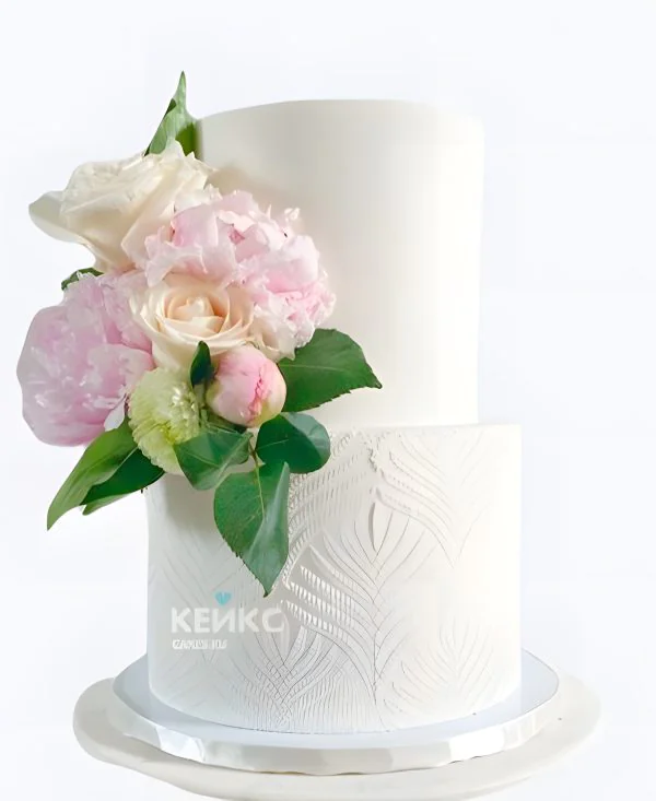 Свадебный торт с узорами Букет на ветке Фото