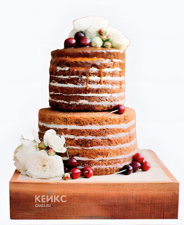 Свадебный торт с вишней и розами открытые коржи Фото