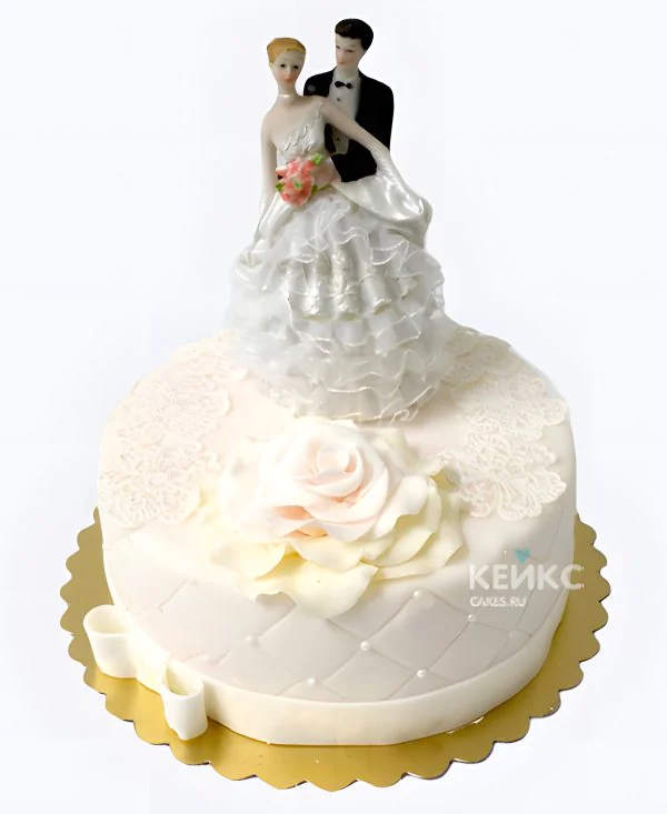 Свадебный торт с женихом и невестой Роза на стяжке Фото