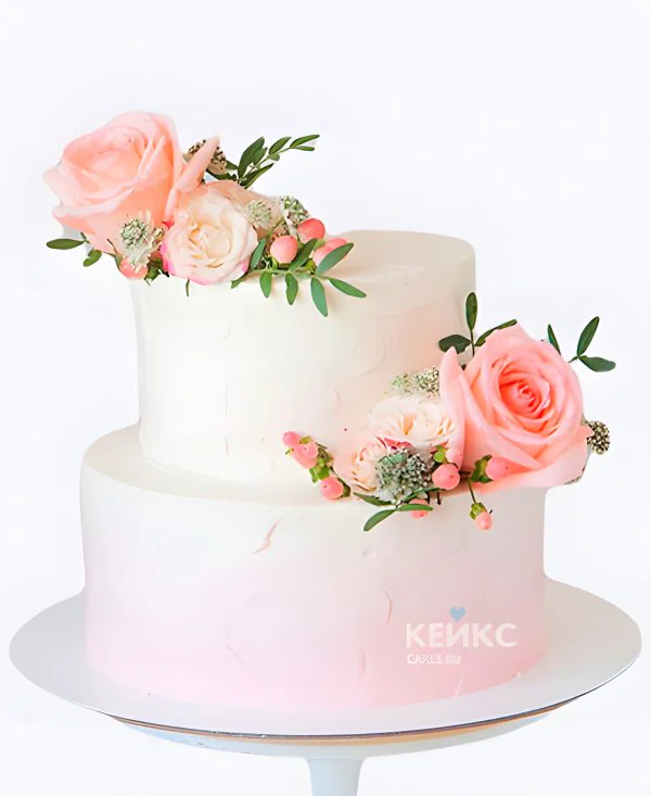 Свадебный торт с живыми цветами Розовые розы на градиенте Свадебный торт с живыми цветами Розовые розы на градиенте Фото