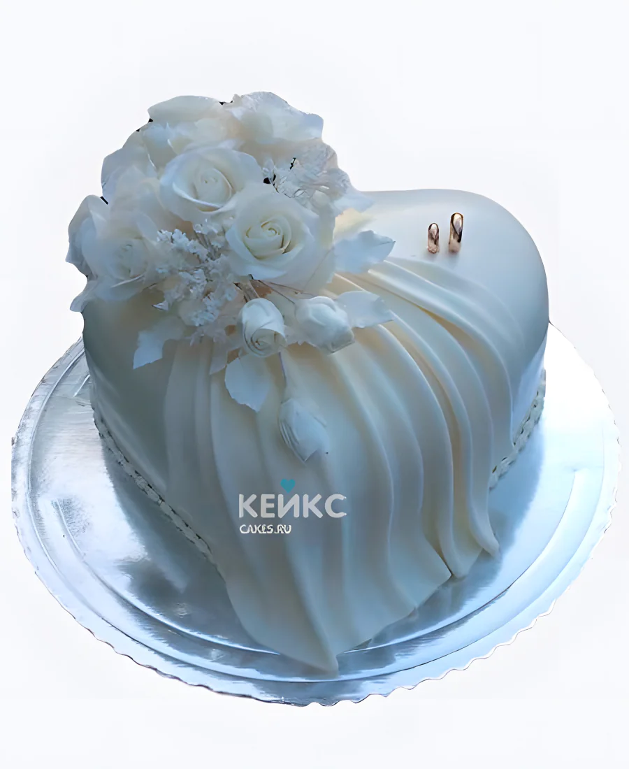 Свадебный торт в форме сердца Белоснежный Фото