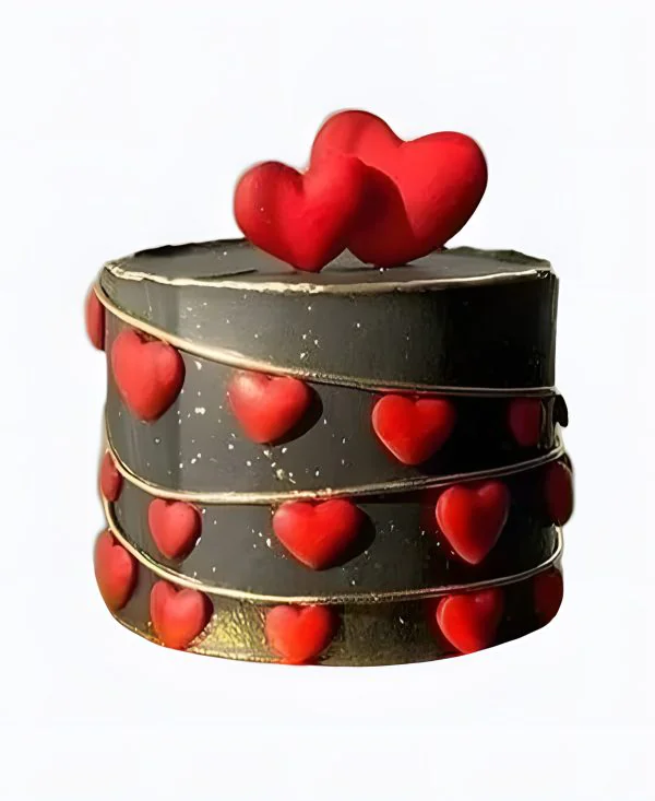 Торт черный Гирлянда из сердец Фото