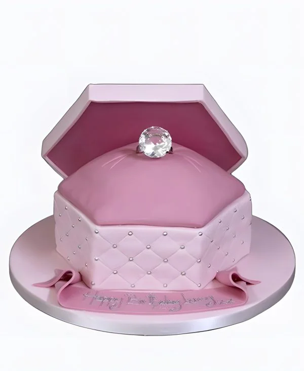 Торт на сватовство в виде розовой коробочки с кольцом Торт на сватовство в виде розовой коробочки с кольцом Фото
