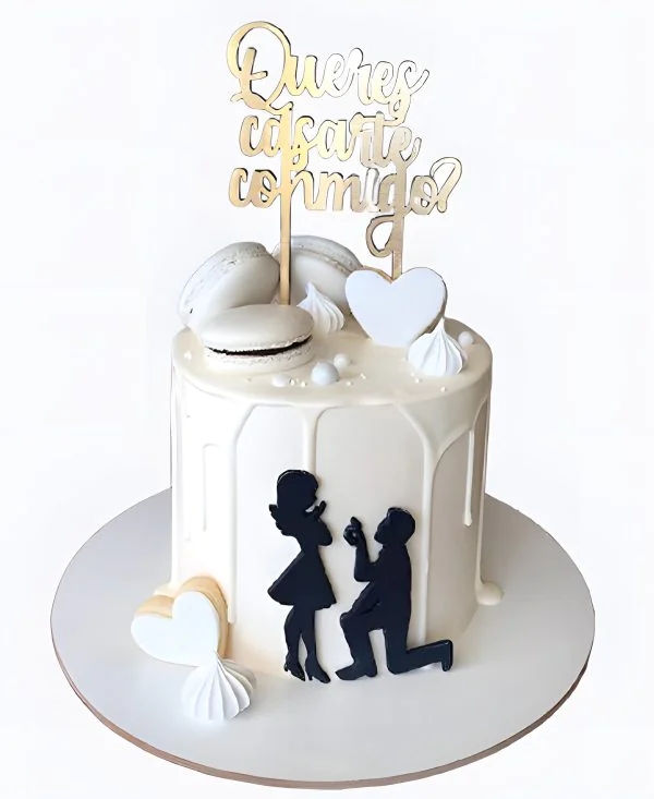 Торт с пряничными сердцами и макарунс на сватовство Торт с пряничными сердцами и макарунс на сватовство Фото