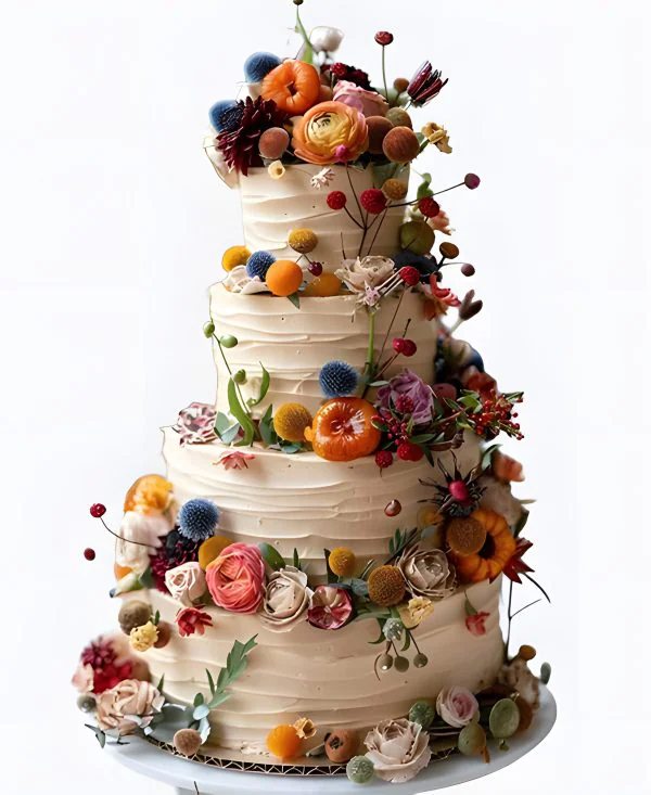 Трендовый четырехъярусный торт с цветами Трендовый четырехъярусный торт с цветами Фото