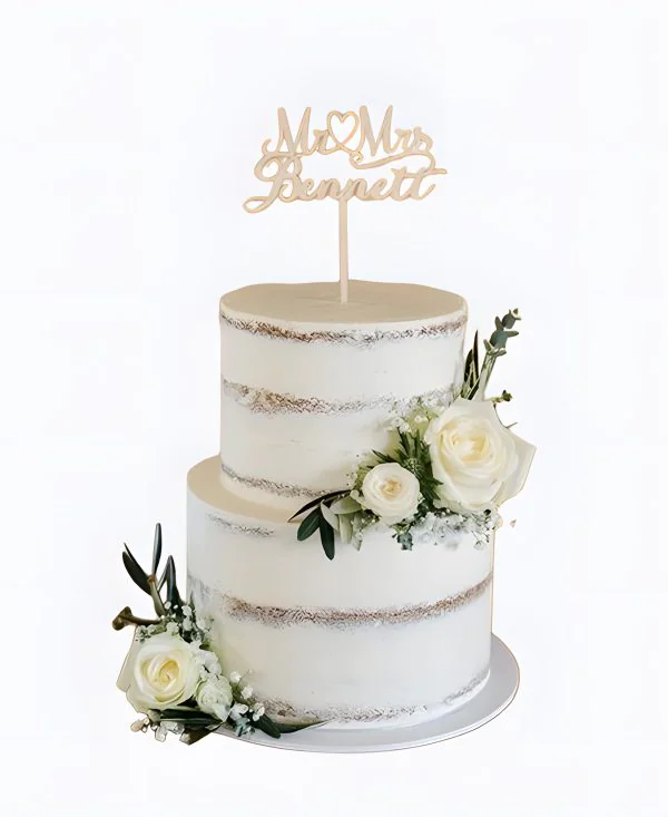 Трендовый свадебный торт с изящной композицией из цветов Трендовый свадебный торт с изящной композицией из цветов Фото