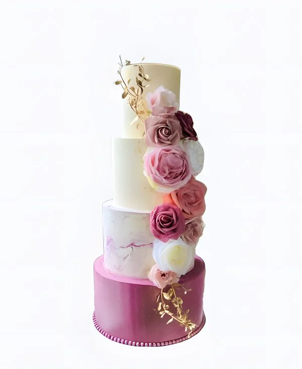 Трендовый свадебный торт с разноцветными розами Трендовый свадебный торт с разноцветными розами Фото