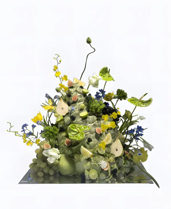 Трендовый торт на свадьбу с цветами и фруктами Трендовый торт на свадьбу с цветами и фруктами Фото