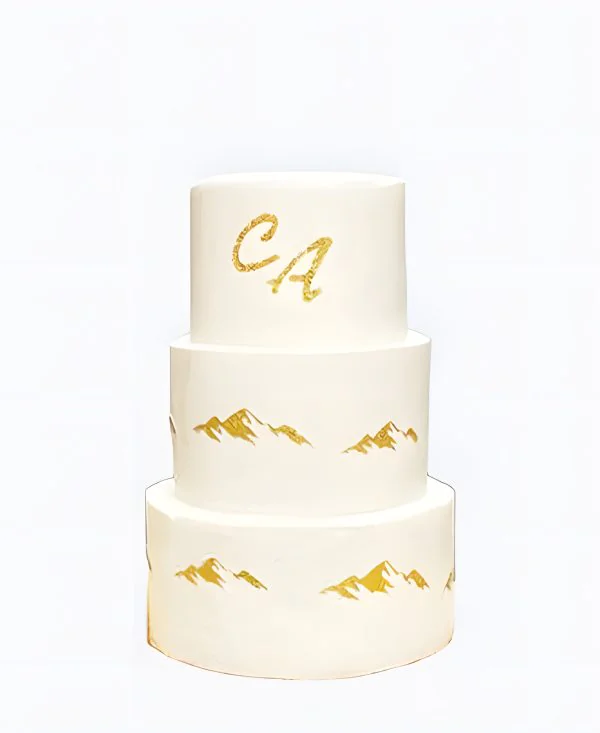 Трендовый торт на свадьбу с горами и инициалами Трендовый торт на свадьбу с горами и инициалами Фото