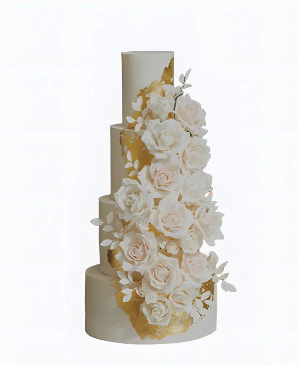 Трендовый торт на свадьбу с пышным букетом роз Трендовый торт на свадьбу с пышным букетом роз Фото