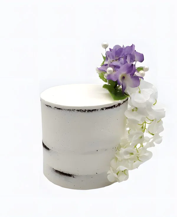 Трендовый торт на свадьбу с веткой цветов Трендовый торт на свадьбу с веткой цветов Фото