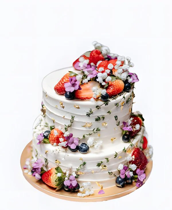 Трендовый торт на свадьбу с ягодами и цветами Трендовый торт на свадьбу с ягодами и цветами Фото