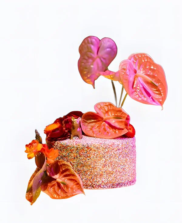 Трендовый торт с антуриумом на свадьбу Трендовый торт с антуриумом на свадьбу Фото