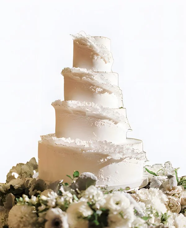 Трендовый торт с необычным украшением на свадьбу Трендовый торт с необычным украшением на свадьбу Фото