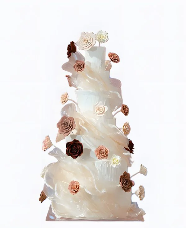 Трендовый торт с вафельным декором и цветами на свадьбу Трендовый торт с вафельным декором и цветами на свадьбу Фото