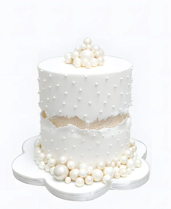 Трендовый торт с жемчужинами на свадьбу Трендовый торт с жемчужинами на свадьбу Фото