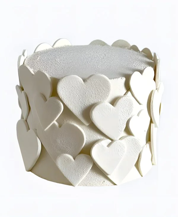 Велюровый торт Белые сердечки Фото