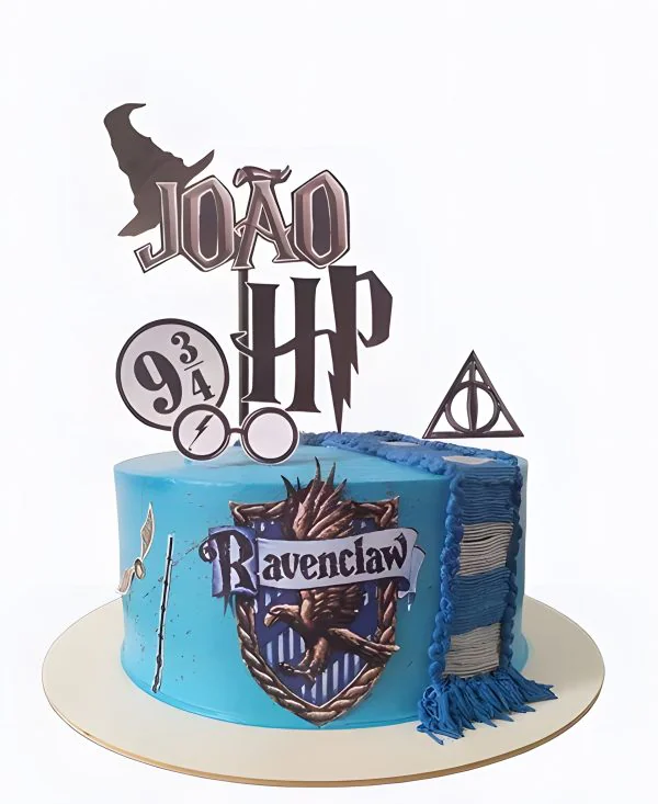 Выразительный тортик на день рождение с атрибутикой по Гарри Поттеру Фото