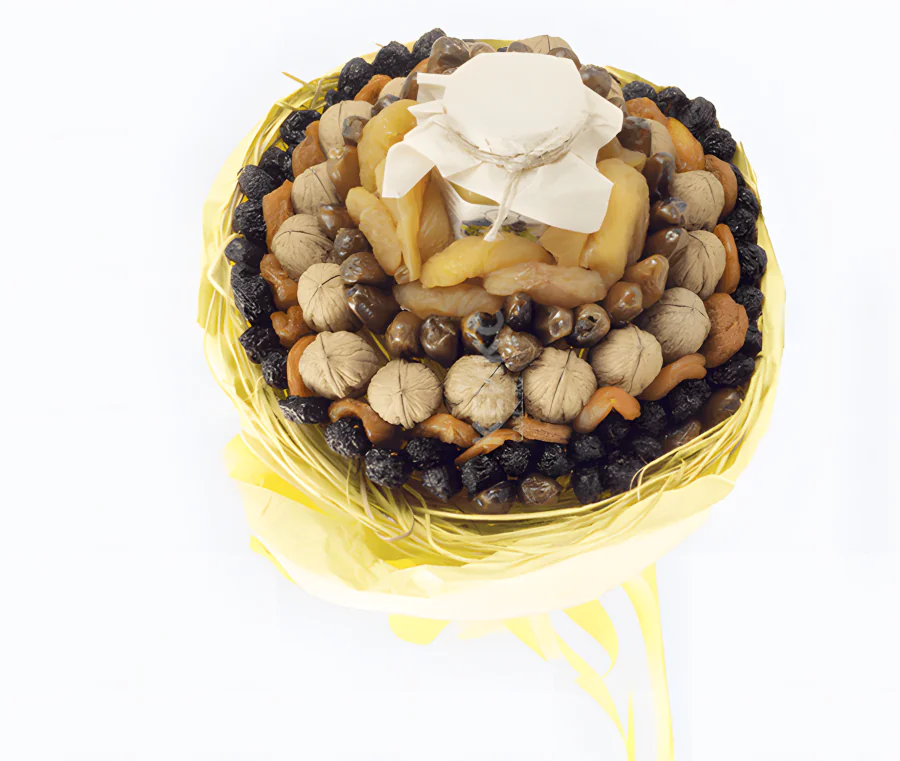 Букет из фруктов, конфет и орехов Фото