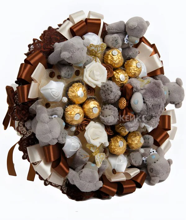 Букет из конфет с игрушками 1 Фото