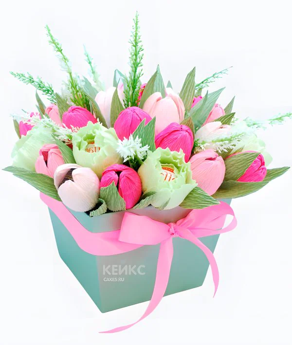 Букет с конфетами в коробке Фото