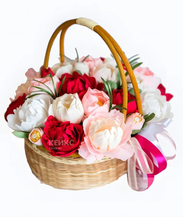 Букет с конфетами в корзине 7 Фото