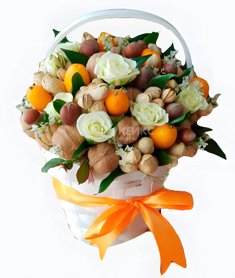Букет с орехами и цветами 7 Фото
