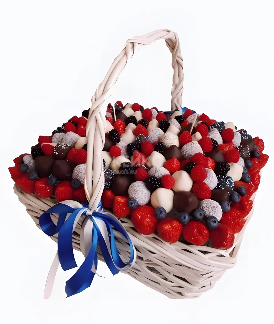 Корзина с клубникой 4 Фото