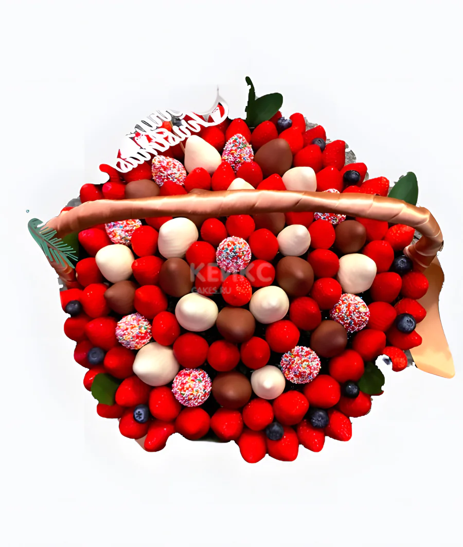Корзина с клубникой Фото