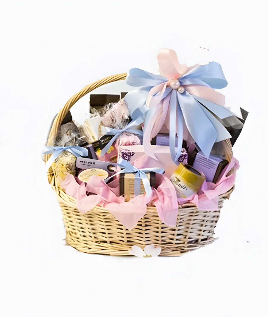 Корзина с конфетами и чаем 1 Фото