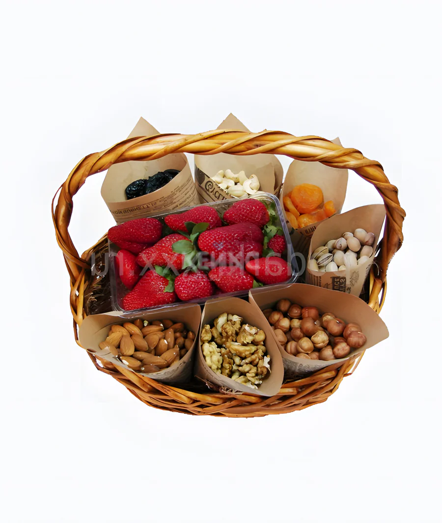 Корзина с сухофруктами Фото