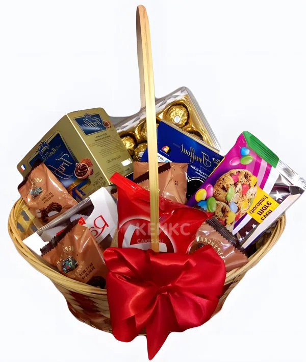 Корзина со сладостями на день рождения 4 Фото