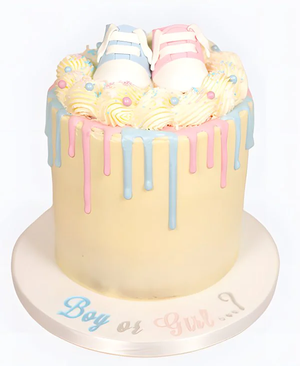 Торт Нежный дрип с кедами Торт Нежный дрип с кедами Фото